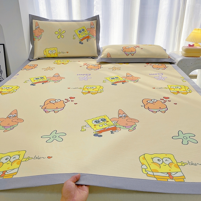 91家纺网 家纺一手货源 找家纺 云恋家纺 2026正版授权小版冰丝席卡通凉席三件套可折叠水洗软席子儿童单双人凉感空调席子 小版-嘟嘟海绵宝宝