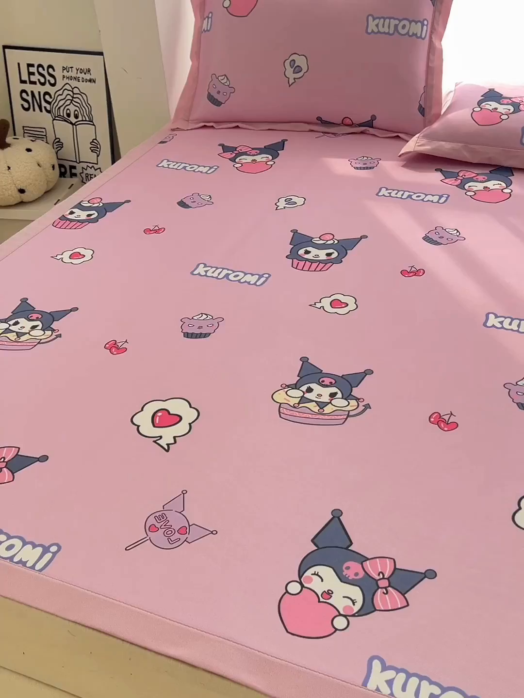 91家纺网 家纺一手货源 找家纺 云恋家纺 2026正版授权小版冰丝席卡通凉席三件套可折叠水洗软席子儿童单双人凉感空调席子 小版-心心库洛米