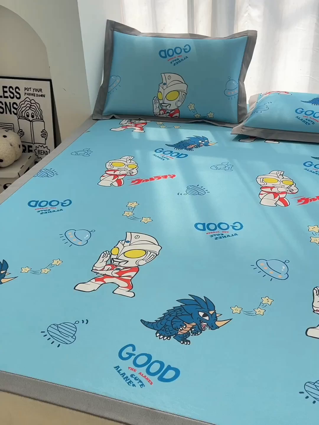 91家纺网 家纺一手货源 找家纺 云恋家纺 2026正版授权小版冰丝席卡通凉席三件套可折叠水洗软席子儿童单双人凉感空调席子 小版-奥特曼打怪兽