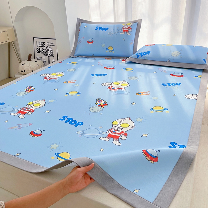 91家纺网 家纺一手货源 找家纺 云恋家纺 2026正版授权小版冰丝席卡通凉席三件套可折叠水洗软席子儿童单双人凉感空调席子 小版-奥特曼降临