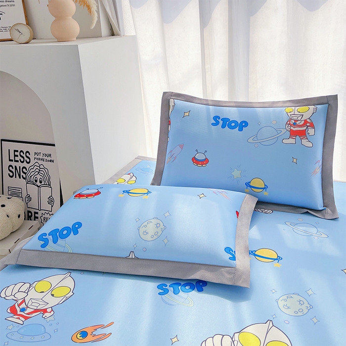 91家纺网 家纺一手货源 找家纺 云恋家纺 2026正版授权小版冰丝席卡通凉席三件套可折叠水洗软席子儿童单双人凉感空调席子 小版-奥特曼降临