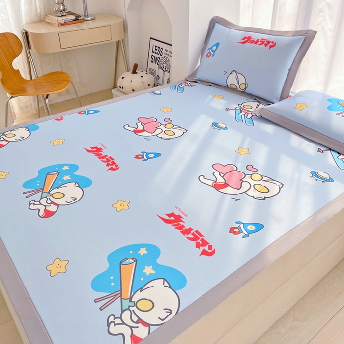 91家纺网 家纺一手货源 找家纺 云恋家纺 2026正版授权小版冰丝席卡通凉席三件套可折叠水洗软席子儿童单双人凉感空调席子 小版-奥特曼科学家