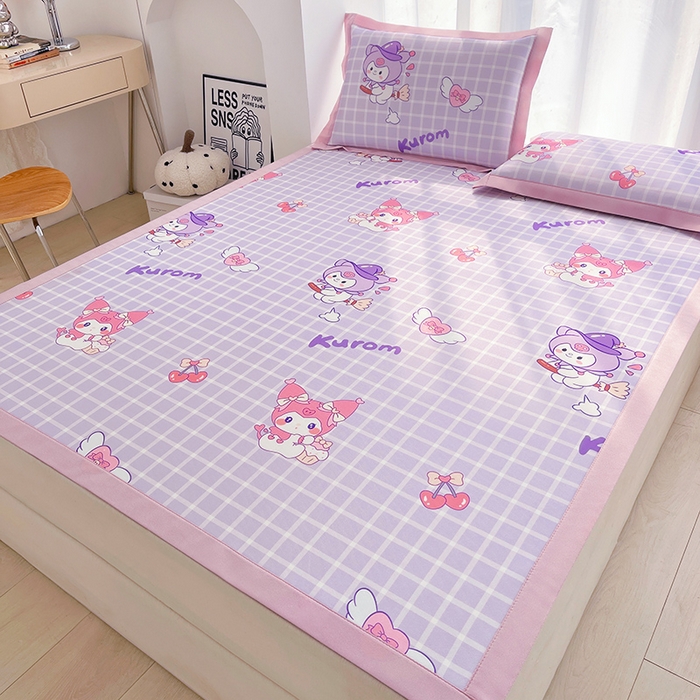 91家纺网 家纺一手货源 找家纺 云恋家纺 2026正版授权小版冰丝席卡通凉席三件套可折叠水洗软席子儿童单双人凉感空调席子 小版-格格库洛米