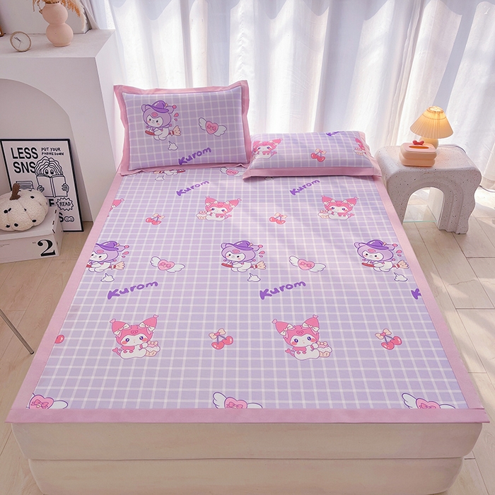 91家纺网 家纺一手货源 找家纺 云恋家纺 2026正版授权小版冰丝席卡通凉席三件套可折叠水洗软席子儿童单双人凉感空调席子 小版-格格库洛米