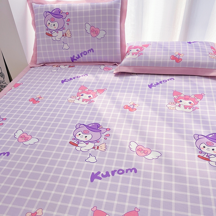 91家纺网 家纺一手货源 找家纺 云恋家纺 2026正版授权小版冰丝席卡通凉席三件套可折叠水洗软席子儿童单双人凉感空调席子 小版-格格库洛米