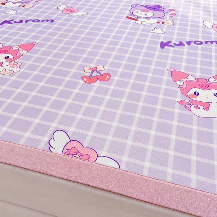 91家纺网 家纺一手货源 找家纺 云恋家纺 2026正版授权小版冰丝席卡通凉席三件套可折叠水洗软席子儿童单双人凉感空调席子 小版-格格库洛米