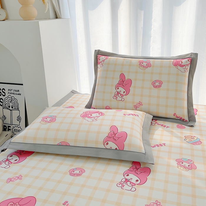 91家纺网 家纺一手货源 找家纺 云恋家纺 2026正版授权小版冰丝席卡通凉席三件套可折叠水洗软席子儿童单双人凉感空调席子 小版-格格美乐蒂