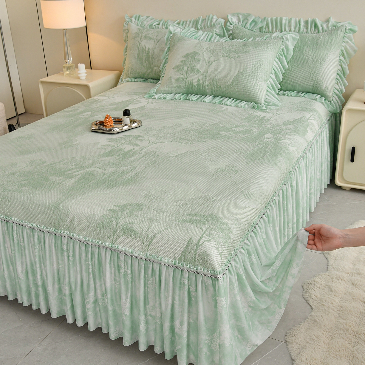 91家纺网 家纺一手货源 找家纺 （总）畅畅家纺 2026新款夏季冰豆豆PE高分子凉感印花床裙款空调软凉席三件套