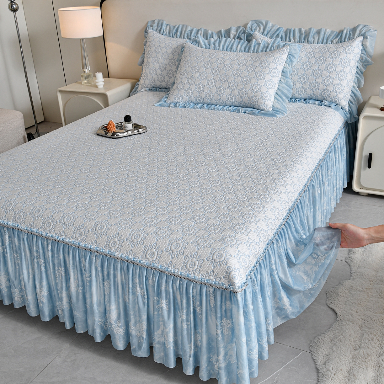 畅畅家纺 2026新款夏季冰豆豆PE高分子凉感印花床裙款空调软凉席三件套 花韵-蓝