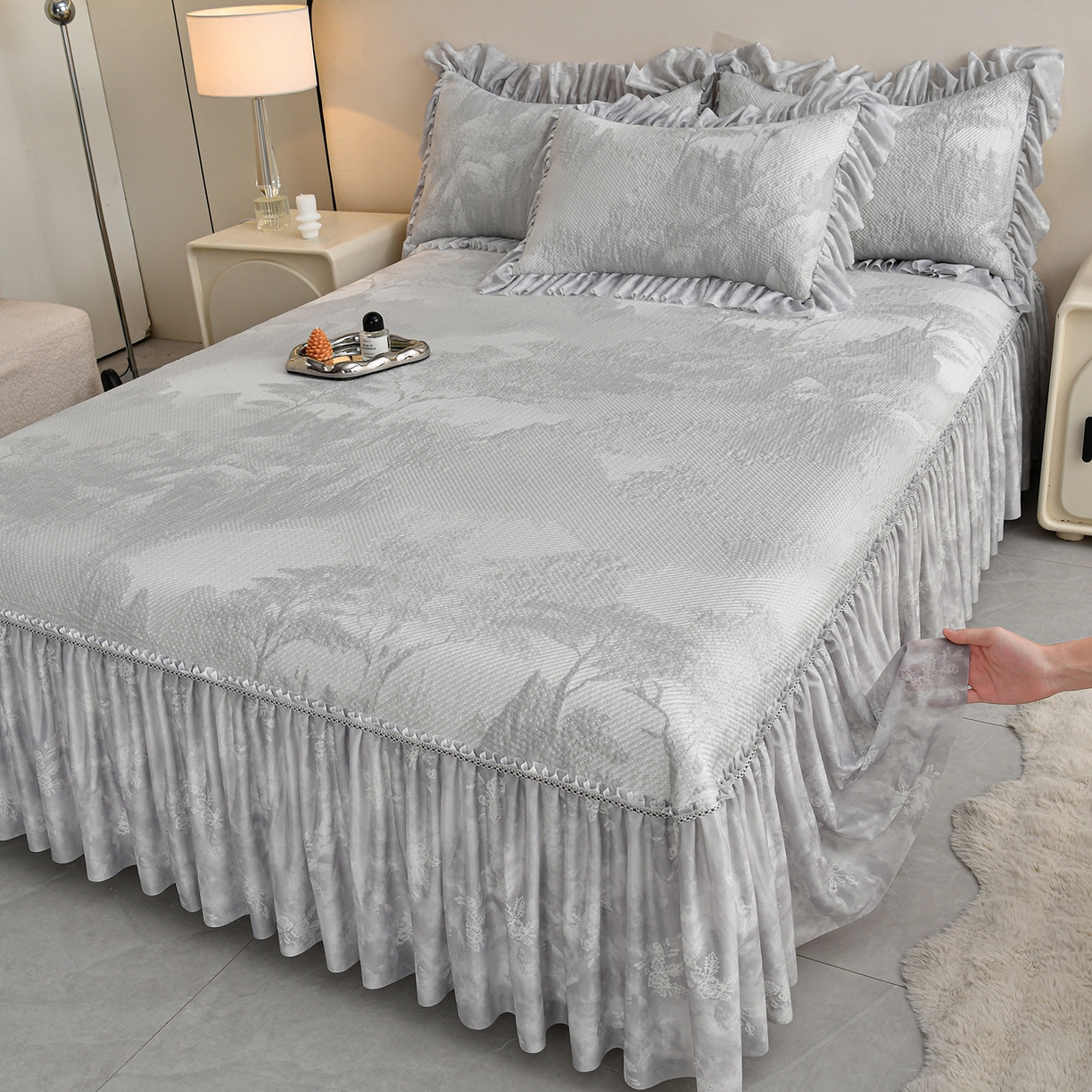 畅畅家纺 2026新款夏季冰豆豆PE高分子凉感印花床裙款空调软凉席三件套 意境-灰