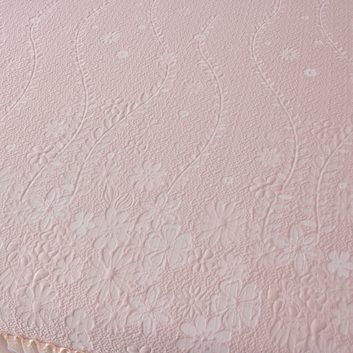 91家纺网 家纺一手货源 找家纺 （总）畅畅家纺 2026新款花边3D立体冰豆豆冰丝凉席床裙款三件套