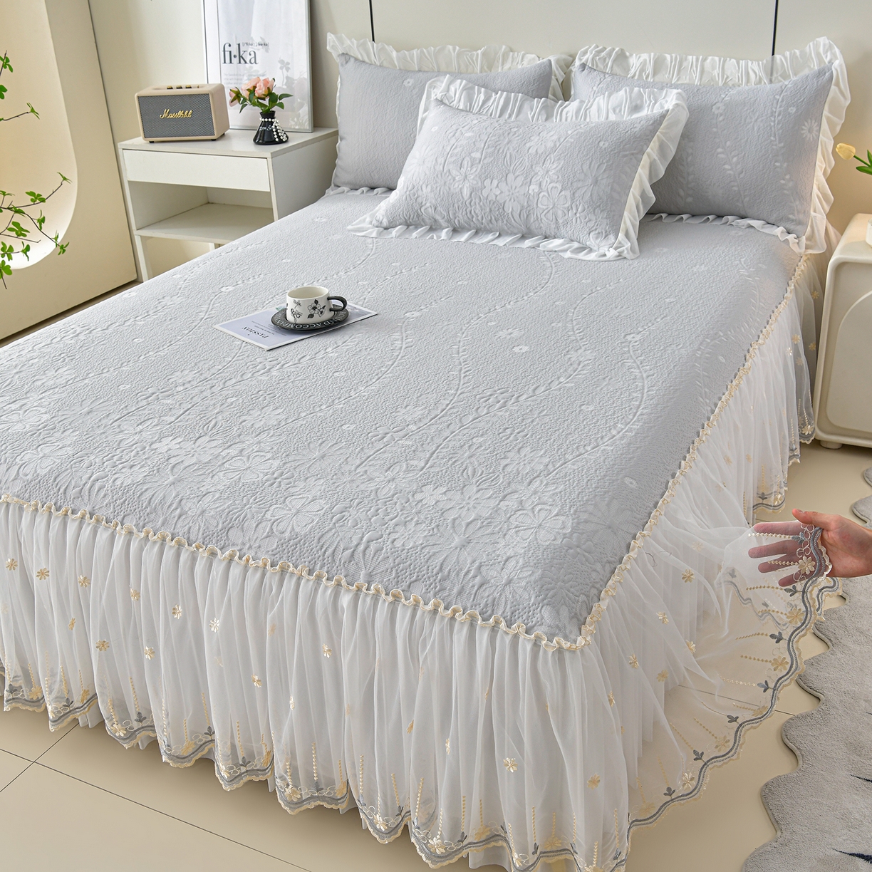 畅畅家纺 2026新款花边3D立体冰豆豆冰丝凉席床裙款三件套 漫舞-灰