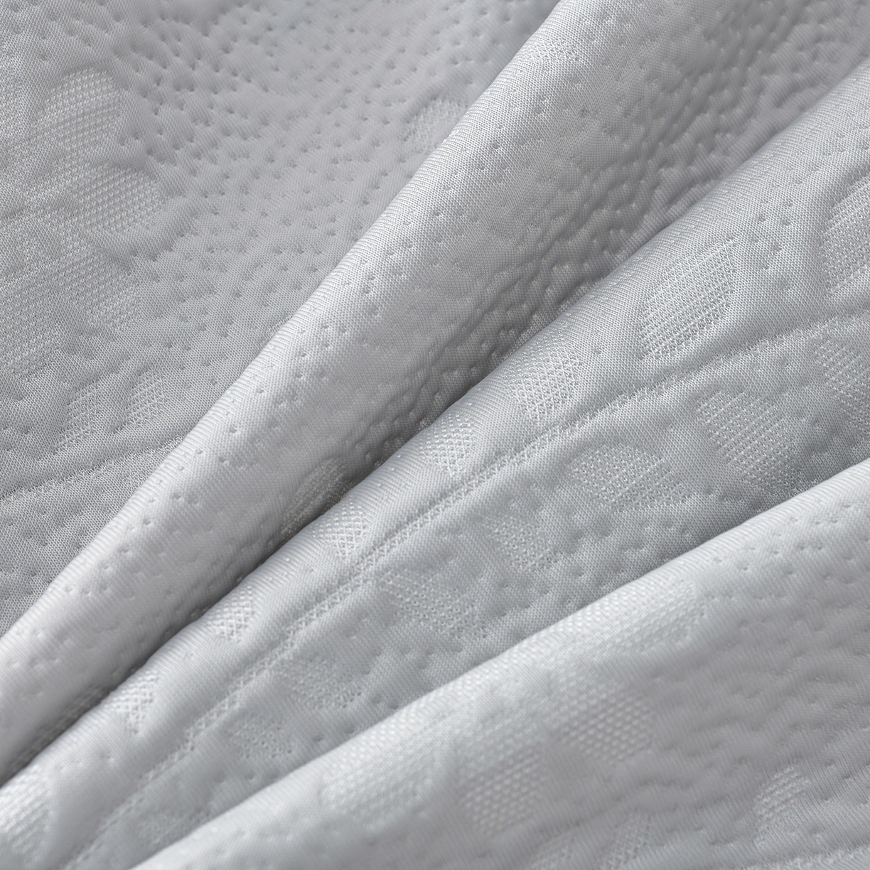 91家纺网 家纺一手货源 找家纺 畅畅家纺 2026新款花边3D立体冰豆豆冰丝凉席床裙款三件套 漫舞-灰