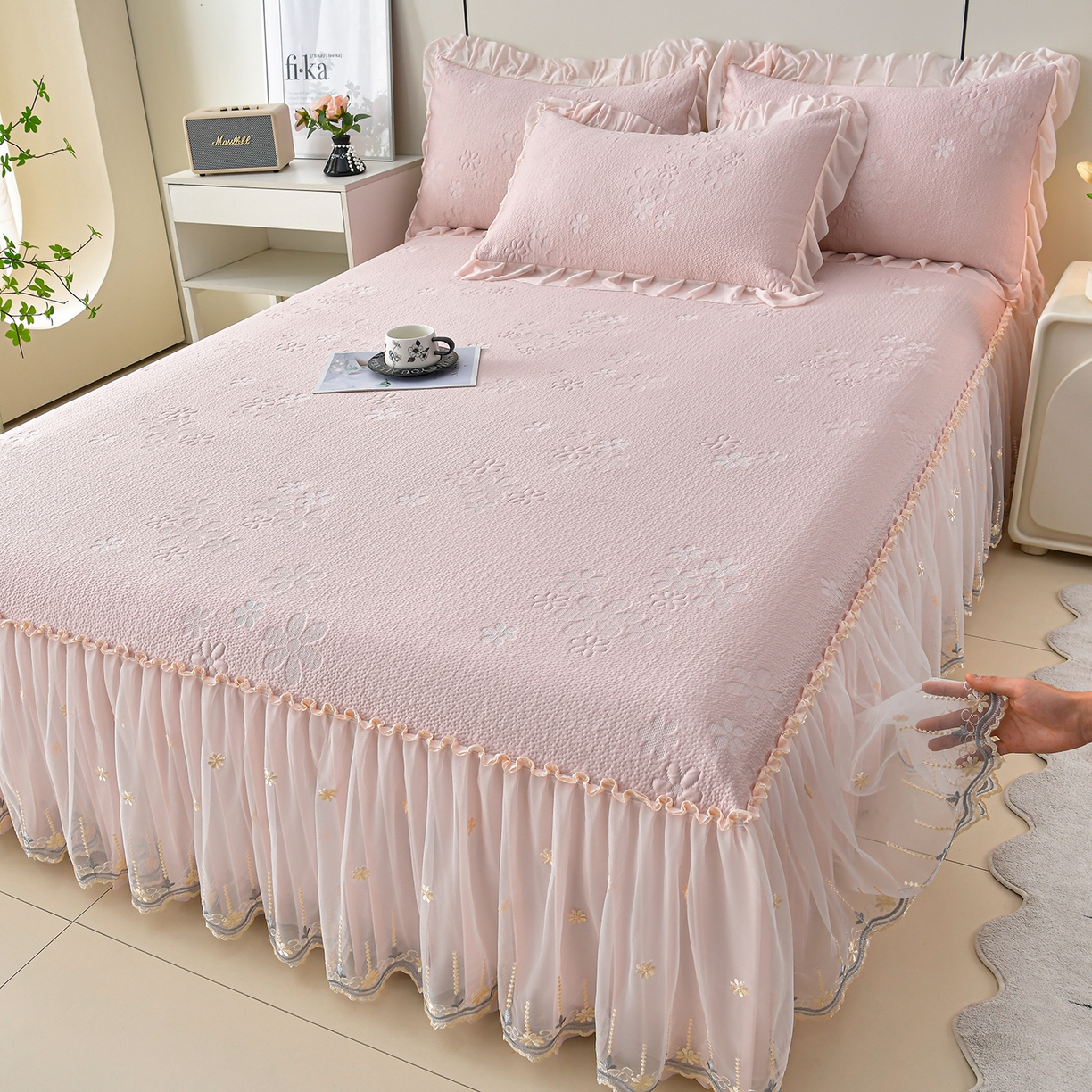 畅畅家纺 2026新款花边3D立体冰豆豆冰丝凉席床裙款三件套 幸运花朵-粉