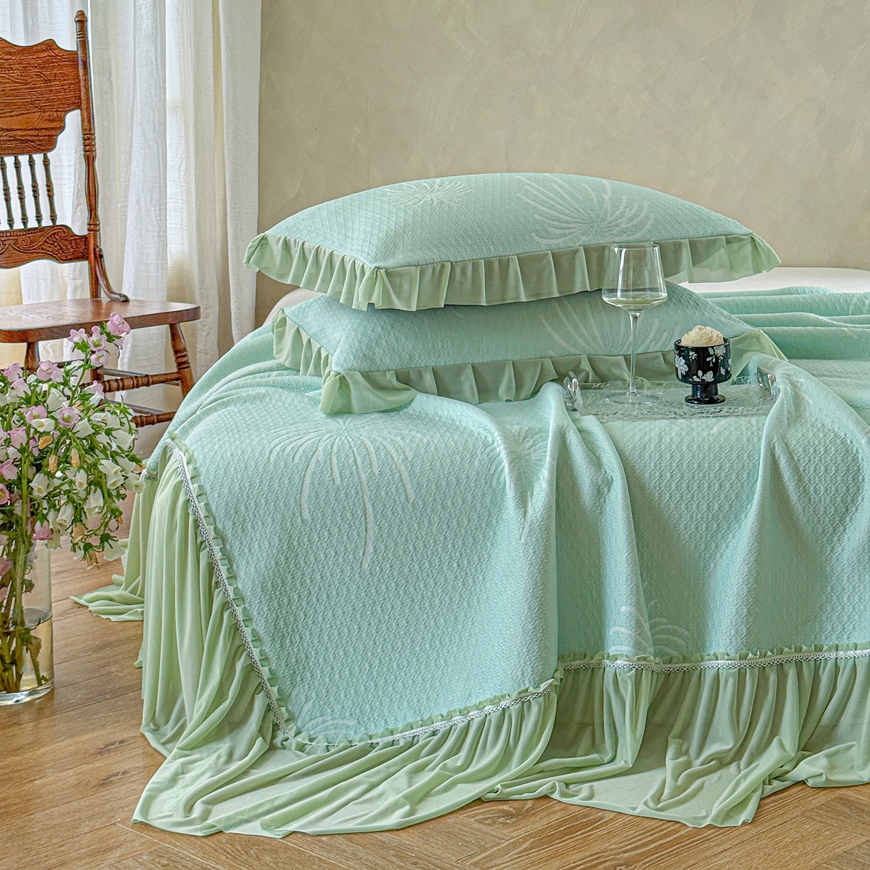 91家纺网 家纺一手货源 找家纺 （总）亿品家纺 2026新款550克PE高分子单泡提花凉感复合床裙款凉席