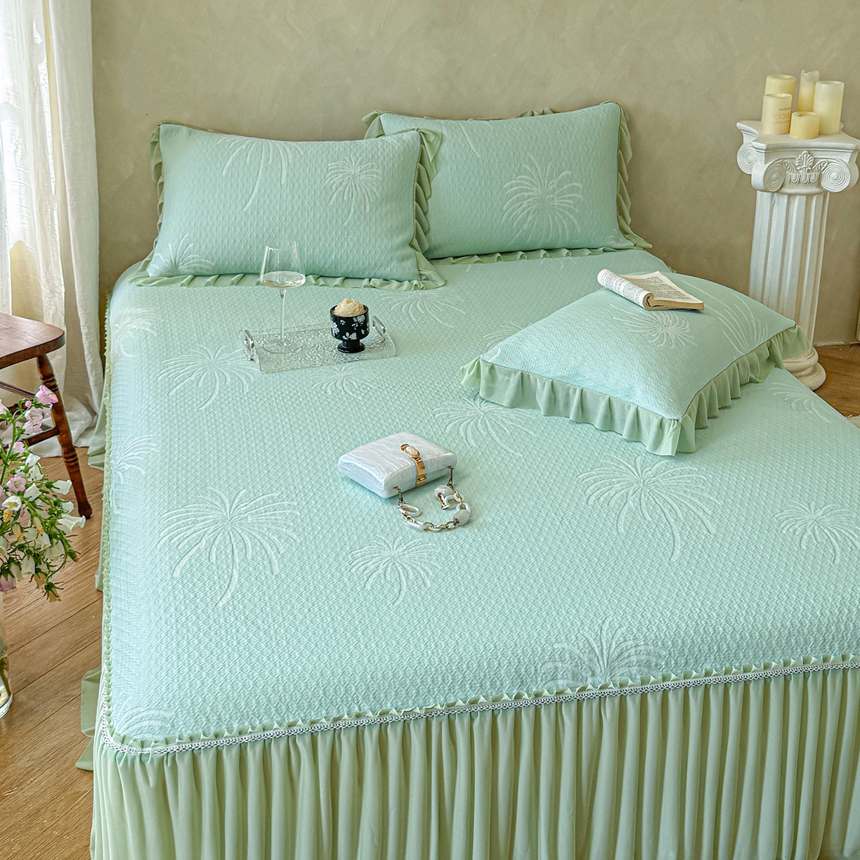 91家纺网 家纺一手货源 找家纺 亿品家纺 2026新款550克PE高分子单泡提花凉感复合床裙款凉席 雾澜花火-绿(不复合)