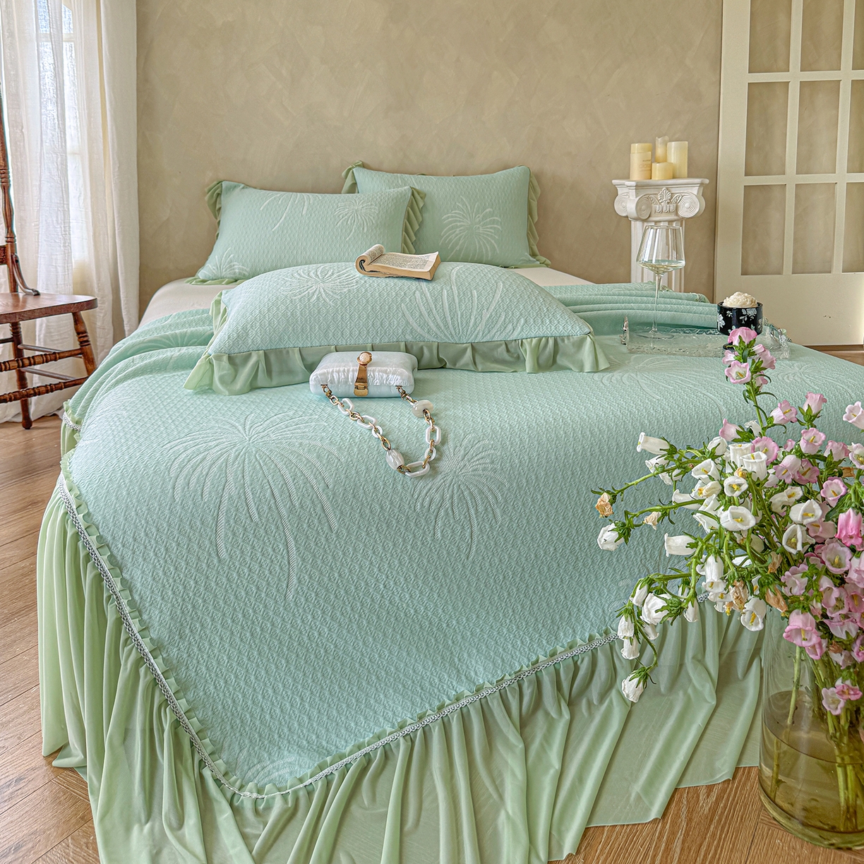 91家纺网 家纺一手货源 找家纺 亿品家纺 2026新款550克PE高分子单泡提花凉感复合床裙款凉席 雾澜花火-绿(不复合)