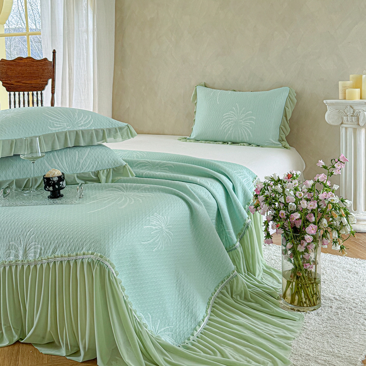 91家纺网 家纺一手货源 找家纺 亿品家纺 2026新款550克PE高分子单泡提花凉感复合床裙款凉席 雾澜花火-绿(不复合)