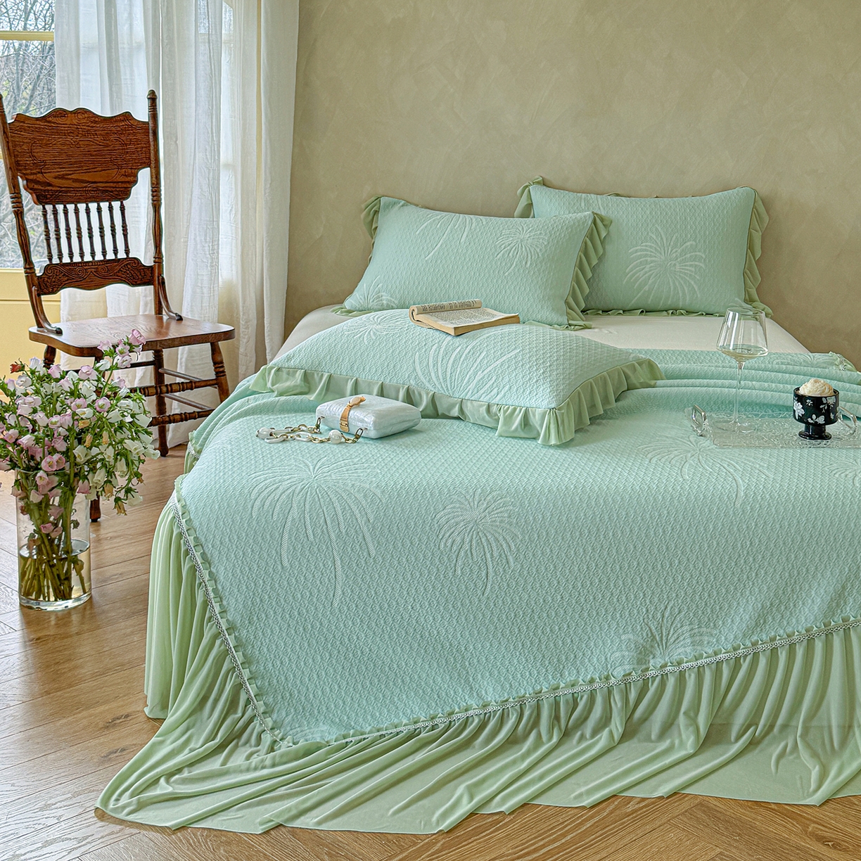 91家纺网 家纺一手货源 找家纺 亿品家纺 2026新款550克PE高分子单泡提花凉感复合床裙款凉席 雾澜花火-绿(不复合)