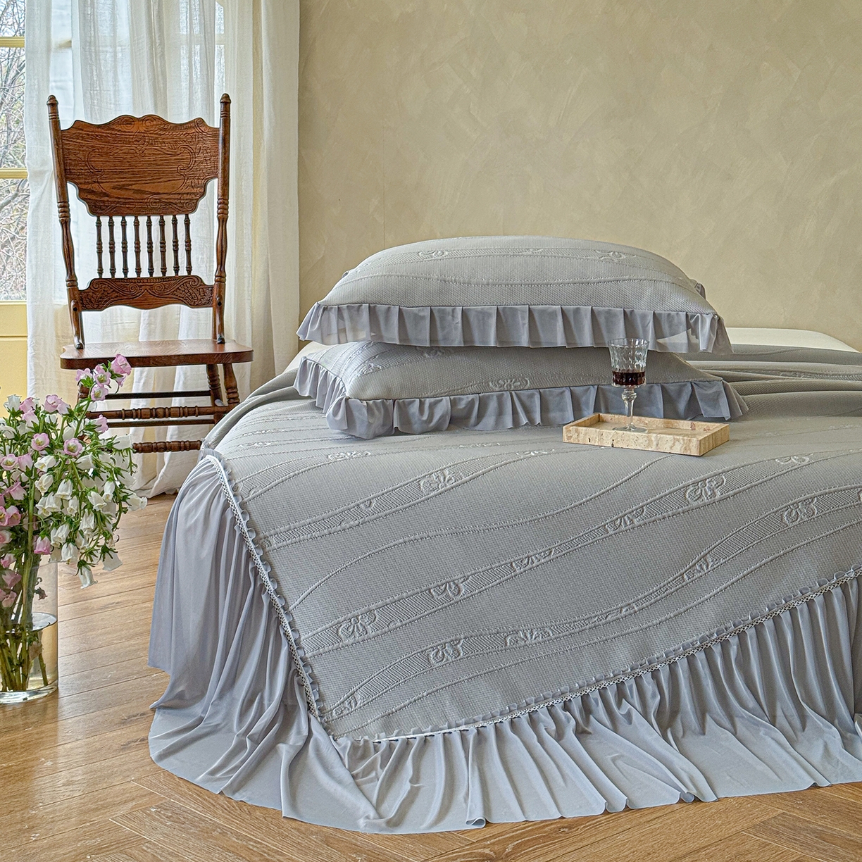 亿品家纺 2026新款550克PE高分子单泡提花凉感复合床裙款凉席 雾夏花眠-灰(加厚三明治复合)