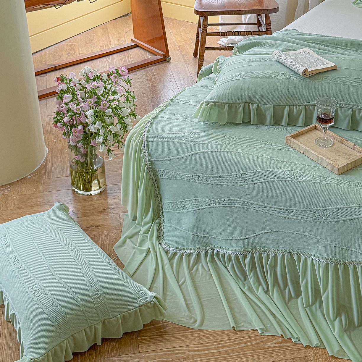 91家纺网 家纺一手货源 找家纺 亿品家纺 2026新款550克PE高分子单泡提花凉感复合床裙款凉席 雾夏花眠-绿(加厚三明治复合)