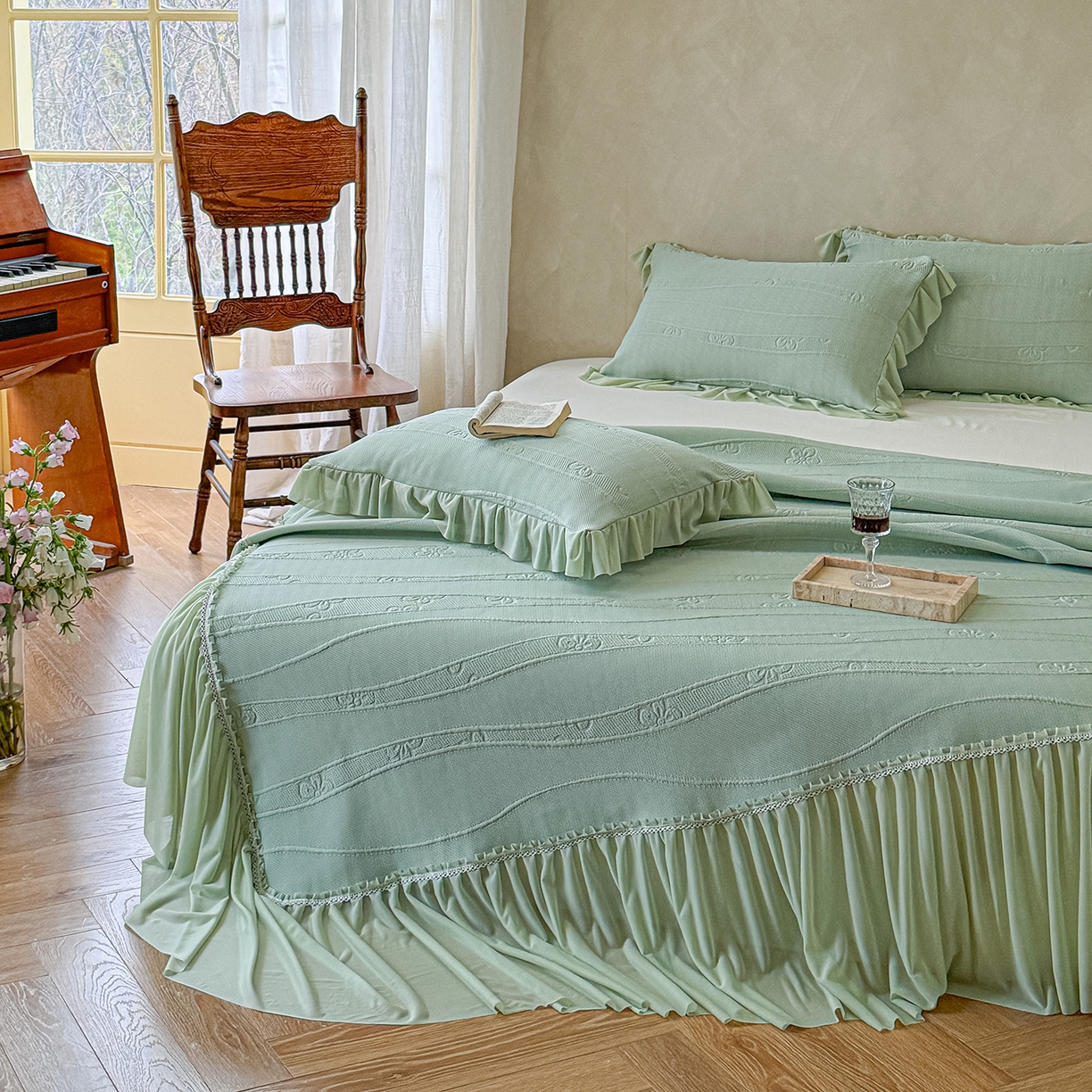 91家纺网 家纺一手货源 找家纺 亿品家纺 2026新款550克PE高分子单泡提花凉感复合床裙款凉席 雾夏花眠-绿(加厚三明治复合)