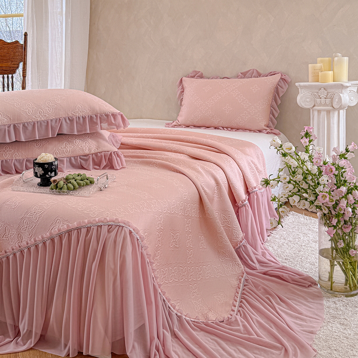 91家纺网 家纺一手货源 找家纺 亿品家纺 2026新款550克PE高分子单泡提花凉感复合床裙款凉席 月光织梦-粉(加厚三明治复合)