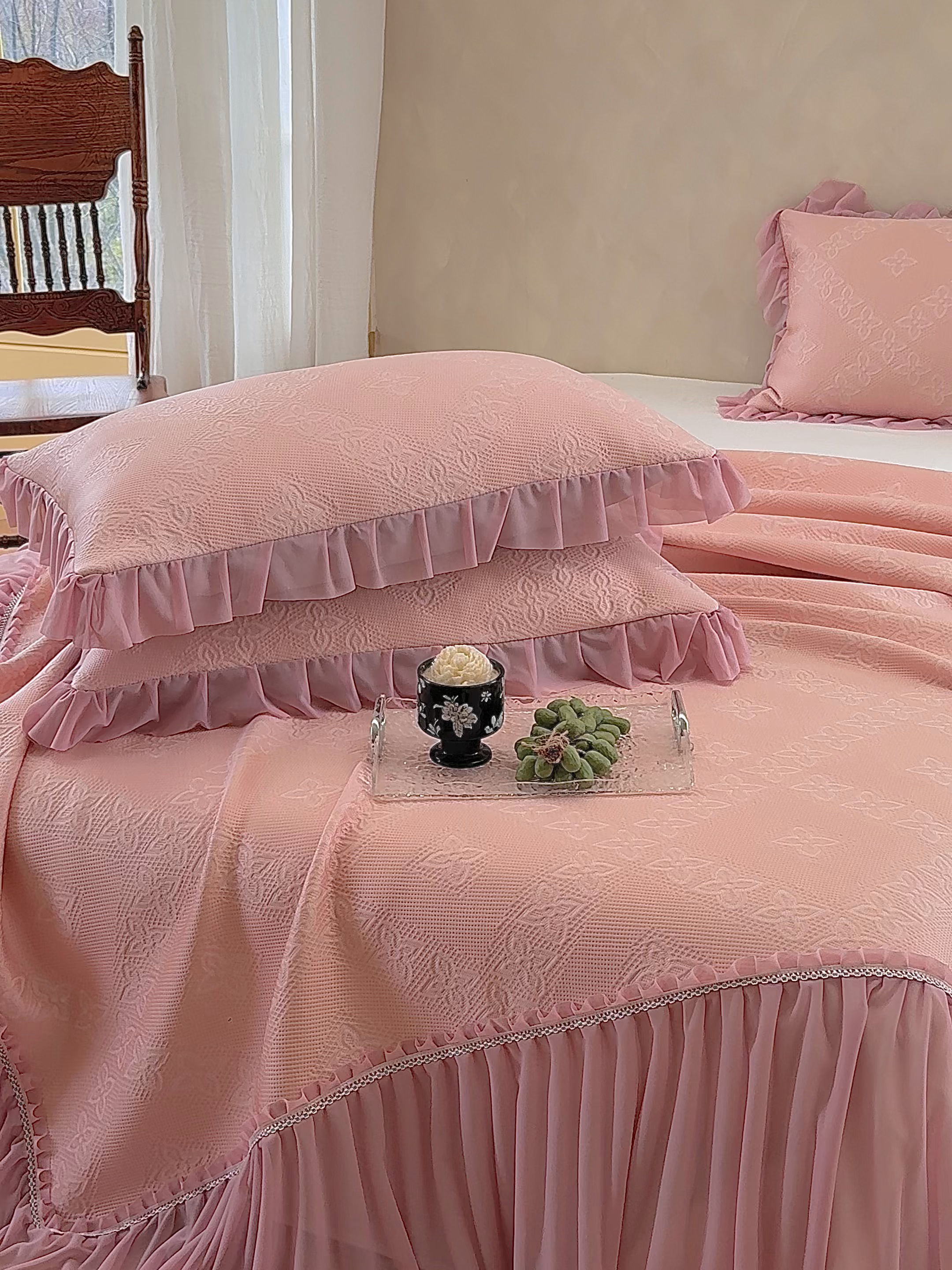 91家纺网 家纺一手货源 找家纺 亿品家纺 2026新款550克PE高分子单泡提花凉感复合床裙款凉席 月光织梦-粉(加厚三明治复合)