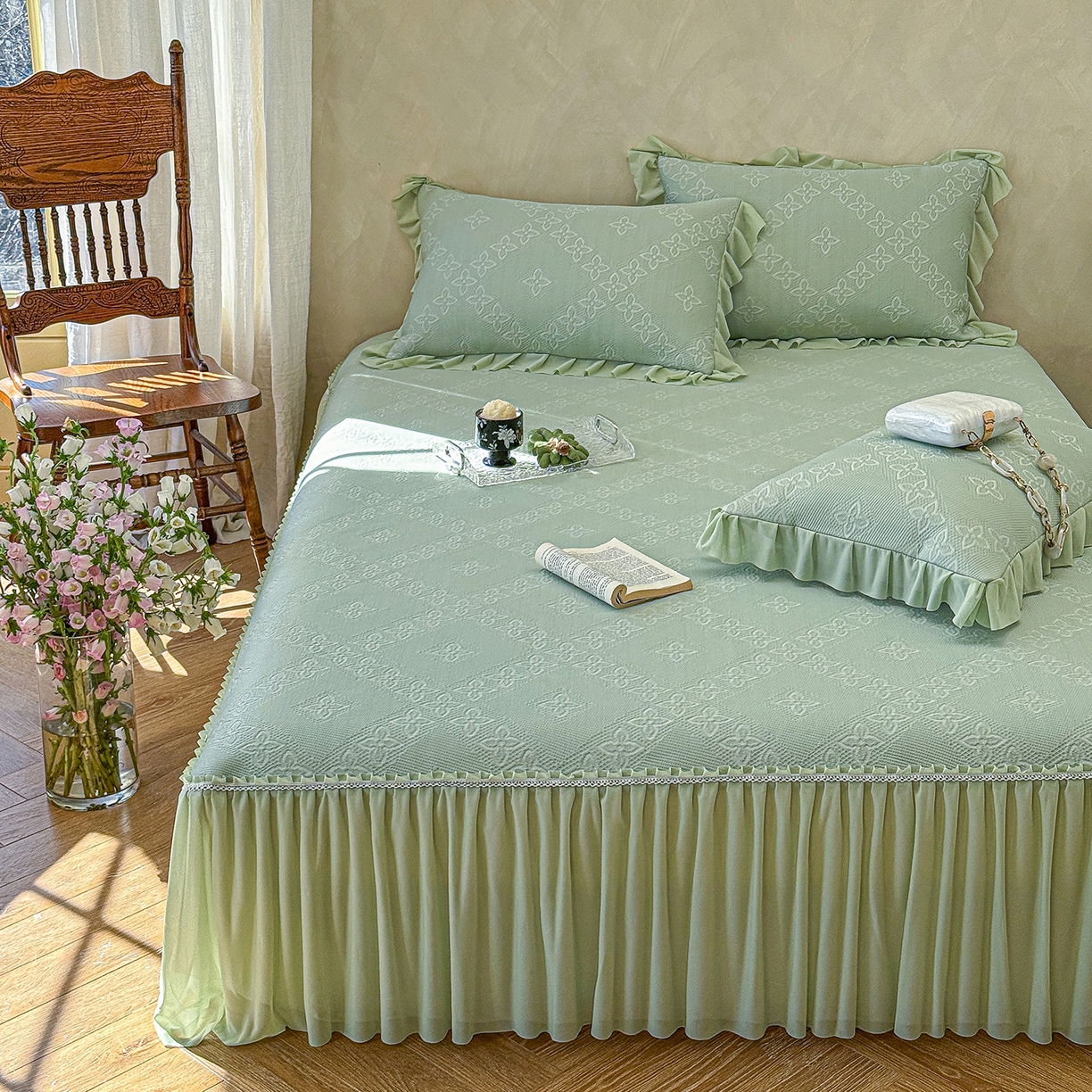 91家纺网 家纺一手货源 找家纺 亿品家纺 2026新款550克PE高分子单泡提花凉感复合床裙款凉席 月光织梦-绿(加厚三明治复合)