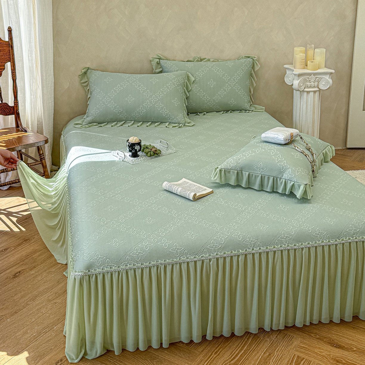 91家纺网 家纺一手货源 找家纺 亿品家纺 2026新款550克PE高分子单泡提花凉感复合床裙款凉席 月光织梦-绿(加厚三明治复合)