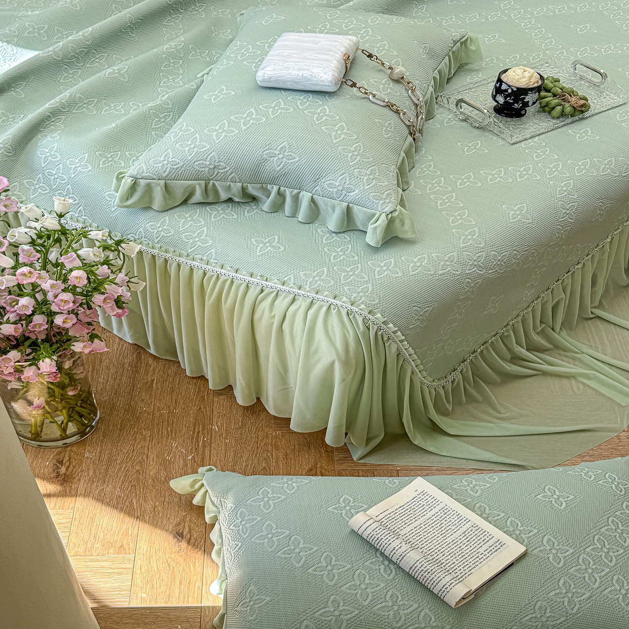 91家纺网 家纺一手货源 找家纺 亿品家纺 2026新款550克PE高分子单泡提花凉感复合床裙款凉席 月光织梦-绿(加厚三明治复合)