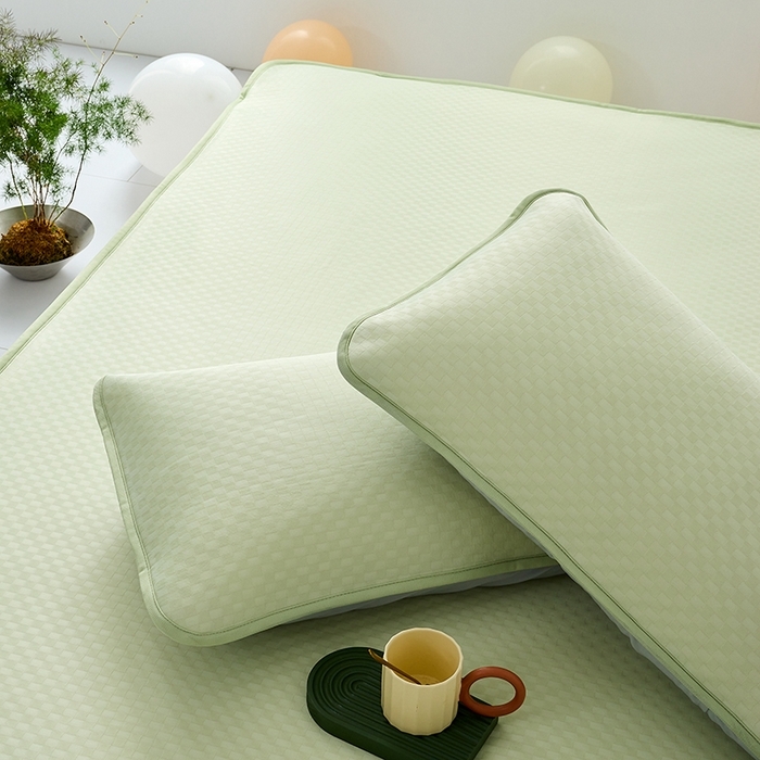 91家纺网 家纺一手货源 找家纺 （总）LADYCOCO可可家居 2026新款冰皮小提花三明治凉席三件套