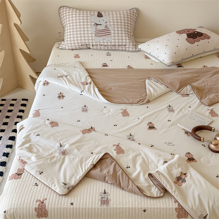 91家纺网 家纺一手货源 找家纺 吾欢心 2026夏季新款仿锦安凉感丝床盖款夏被四件套可可机洗凉感值大于0.2 可爱萌物