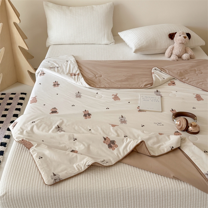 91家纺网 家纺一手货源 找家纺 吾欢心 2026夏季新款仿锦安凉感丝床盖款夏被四件套可可机洗凉感值大于0.2 可爱萌物