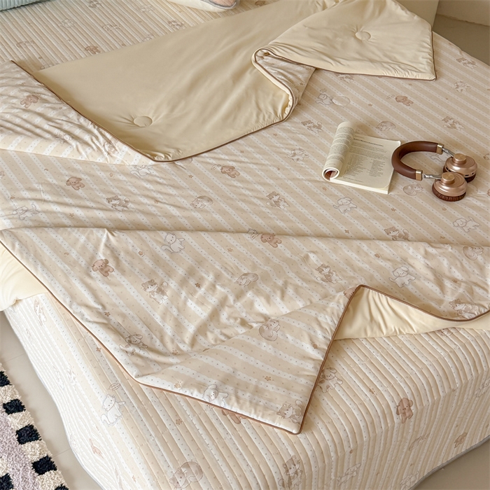 91家纺网 家纺一手货源 找家纺 吾欢心 2026夏季新款仿锦安凉感丝床盖款夏被四件套可可机洗凉感值大于0.2 眠眠狗