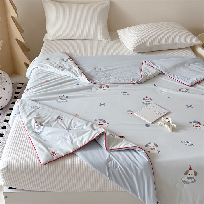 91家纺网 家纺一手货源 找家纺 吾欢心 2026夏季新款仿锦安凉感丝床盖款夏被四件套可可机洗凉感值大于0.2 软萌狗