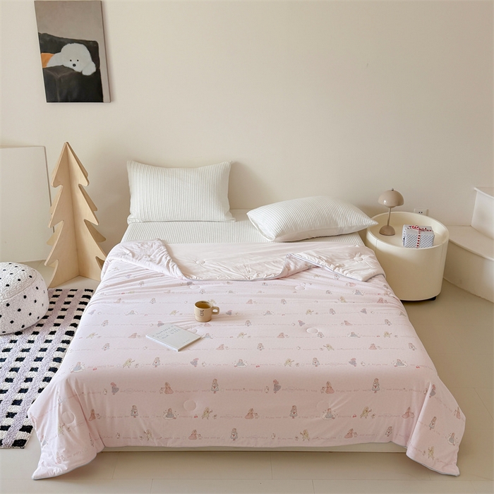 91家纺网 家纺一手货源 找家纺 吾欢心 2026夏季新款仿锦安凉感丝床盖款夏被四件套可可机洗凉感值大于0.2 晚安公主