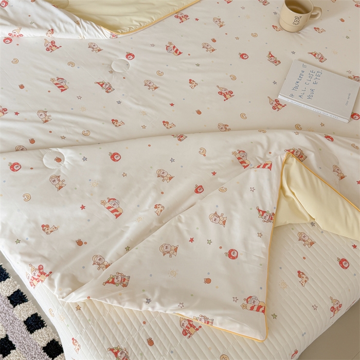 91家纺网 家纺一手货源 找家纺 吾欢心 2026夏季新款仿锦安凉感丝床盖款夏被四件套可可机洗凉感值大于0.2 星球宝贝