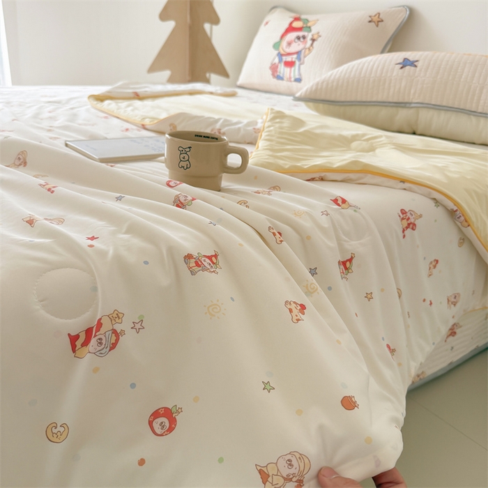 91家纺网 家纺一手货源 找家纺 吾欢心 2026夏季新款仿锦安凉感丝床盖款夏被四件套可可机洗凉感值大于0.2 星球宝贝