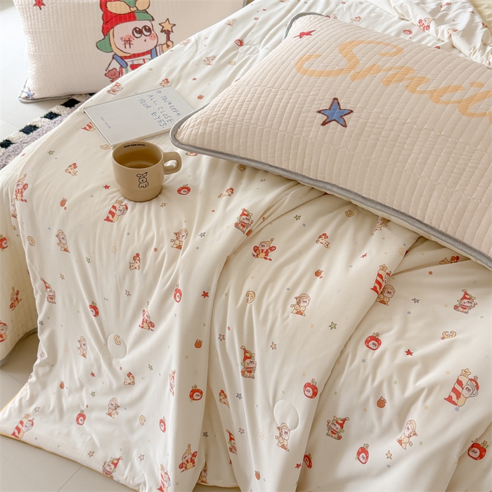 91家纺网 家纺一手货源 找家纺 吾欢心 2026夏季新款仿锦安凉感丝床盖款夏被四件套可可机洗凉感值大于0.2 星球宝贝