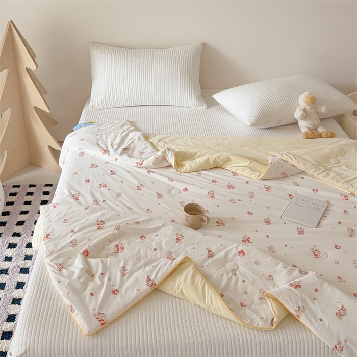 91家纺网 家纺一手货源 找家纺 吾欢心 2026夏季新款仿锦安凉感丝床盖款夏被四件套可可机洗凉感值大于0.2 星球宝贝