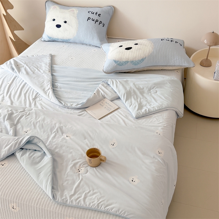 91家纺网 家纺一手货源 找家纺 吾欢心 2026夏季新款A类仿锦安凉感丝夏凉被空调被 奶萌汪仔