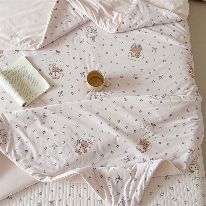 91家纺网 家纺一手货源 找家纺 吾欢心 2026夏季新款A类仿锦安凉感丝夏凉被空调被 甜梦兔