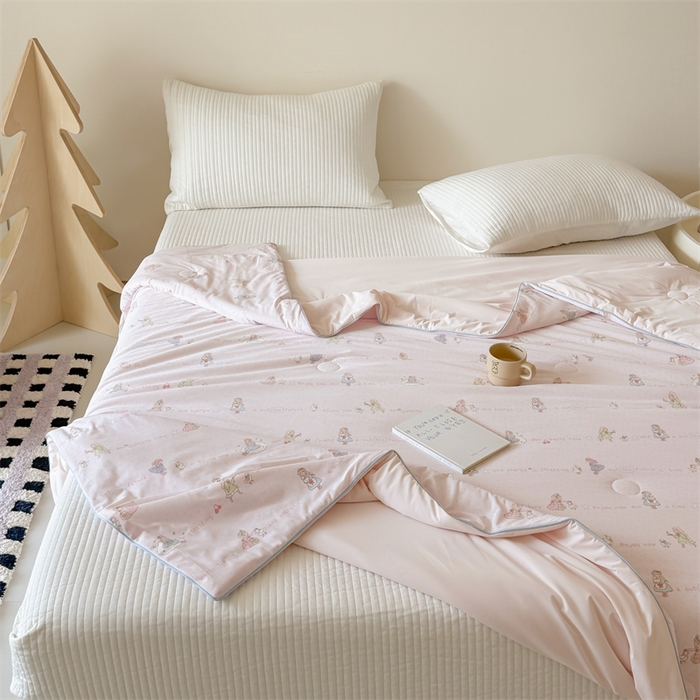 91家纺网 家纺一手货源 找家纺 吾欢心 2026夏季新款A类仿锦安凉感丝夏凉被空调被 晚安公主