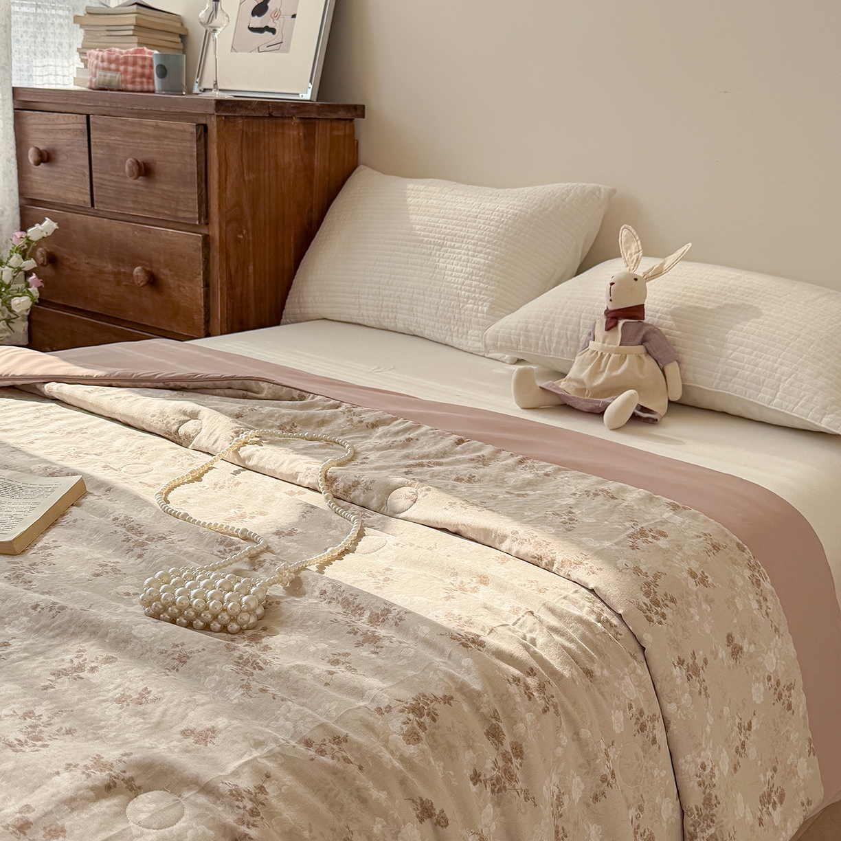 91家纺网 家纺一手货源 找家纺 Sweet dreams甜梦 2026新款A类全棉双层纱锦氨凉感夏被 楼兰米