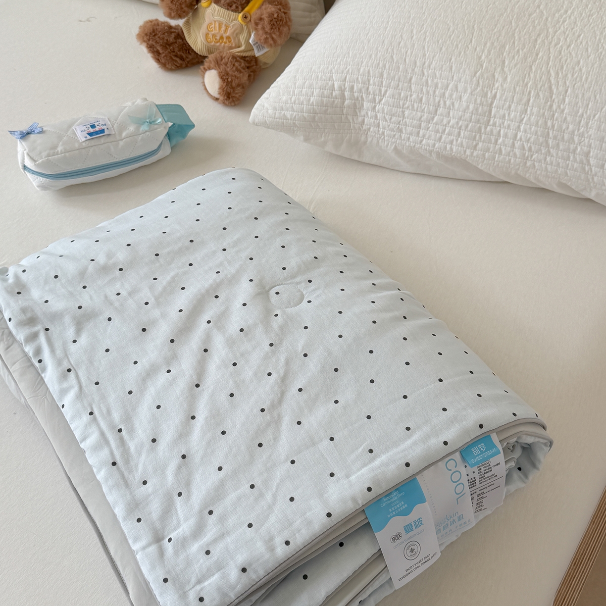 91家纺网 家纺一手货源 找家纺 Sweet dreams甜梦 2026新款A类全棉双层纱锦氨凉感夏被 蓝波点