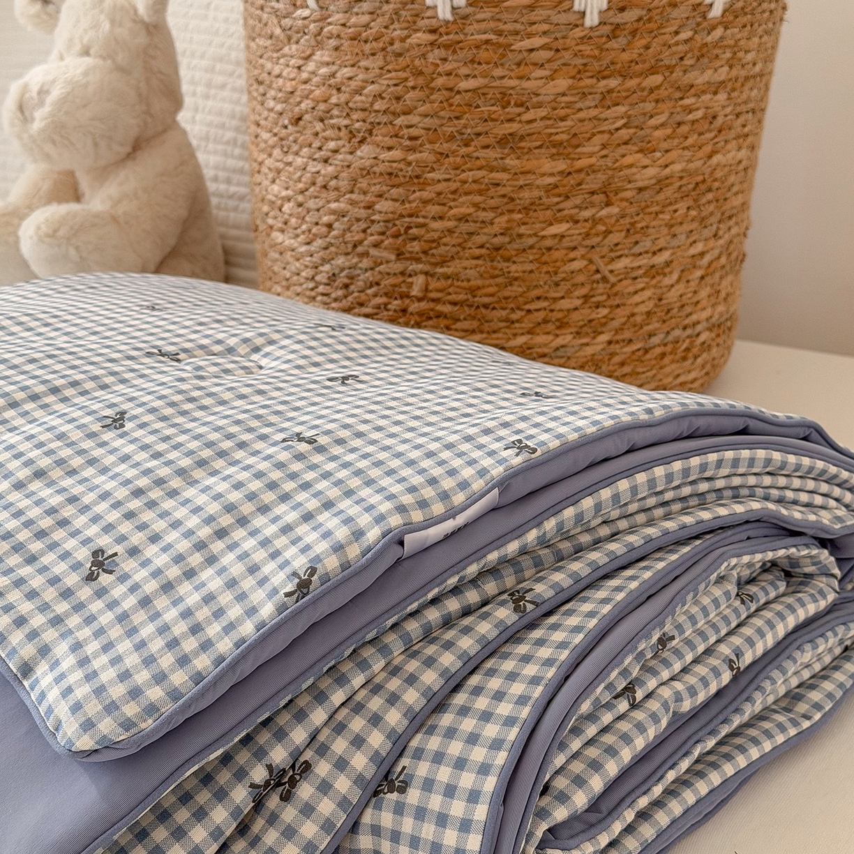 91家纺网 家纺一手货源 找家纺 Sweet dreams甜梦 2026新款A类全棉双层纱锦氨凉感夏被 千颂伊蓝