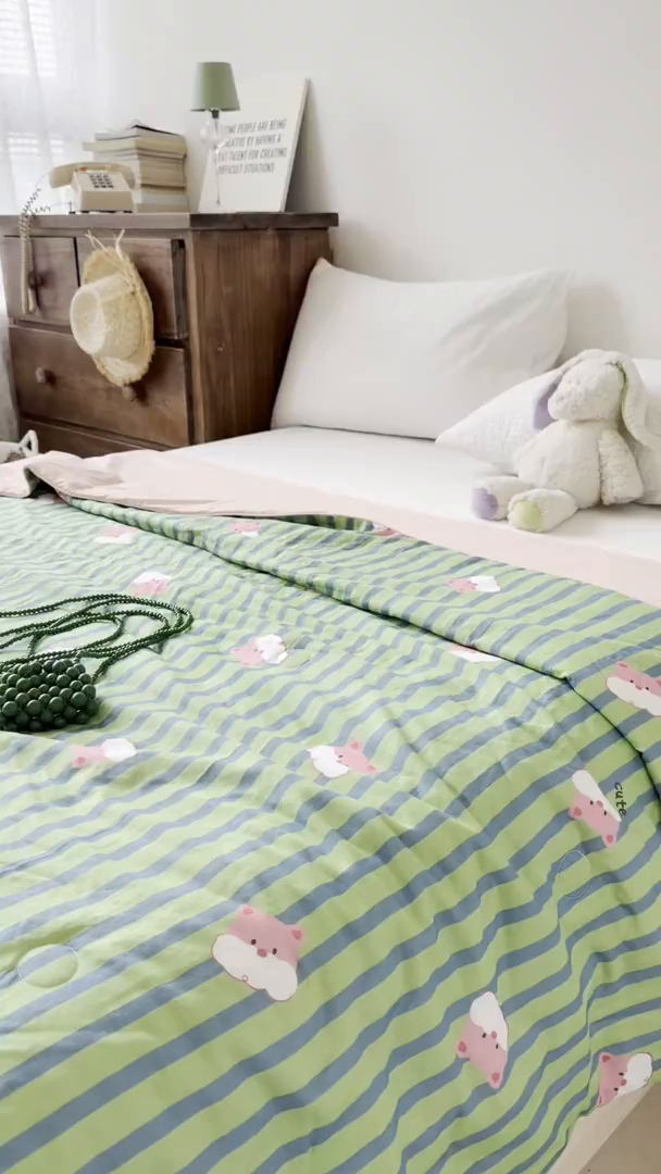 91家纺网 家纺一手货源 找家纺 Sweet dreams甜梦 2026新款A类全棉双层纱锦氨凉感夏被 条纹小熊仔