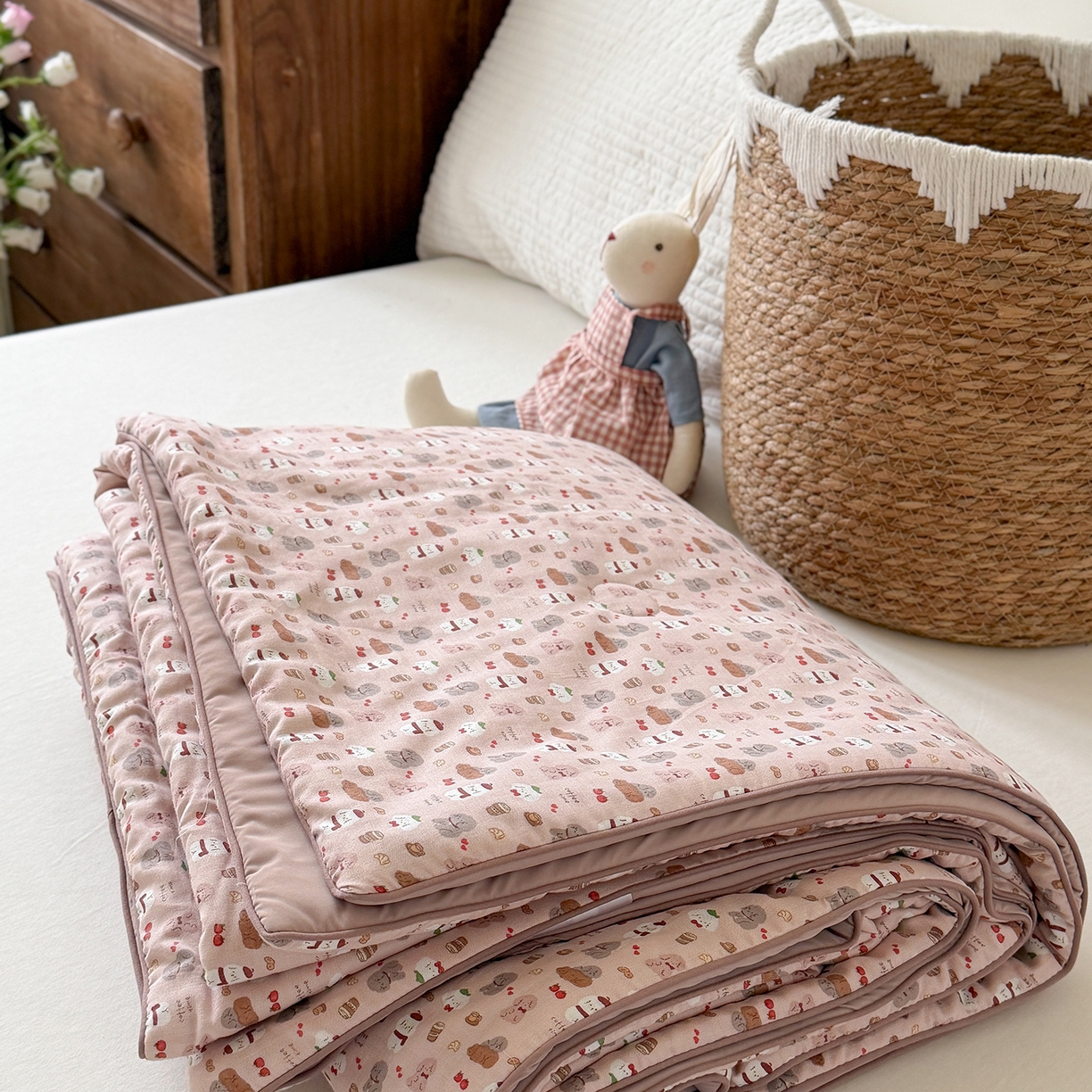 91家纺网 家纺一手货源 找家纺 Sweet dreams甜梦 2026新款A类全棉双层纱锦氨凉感夏被 朱古力小狗