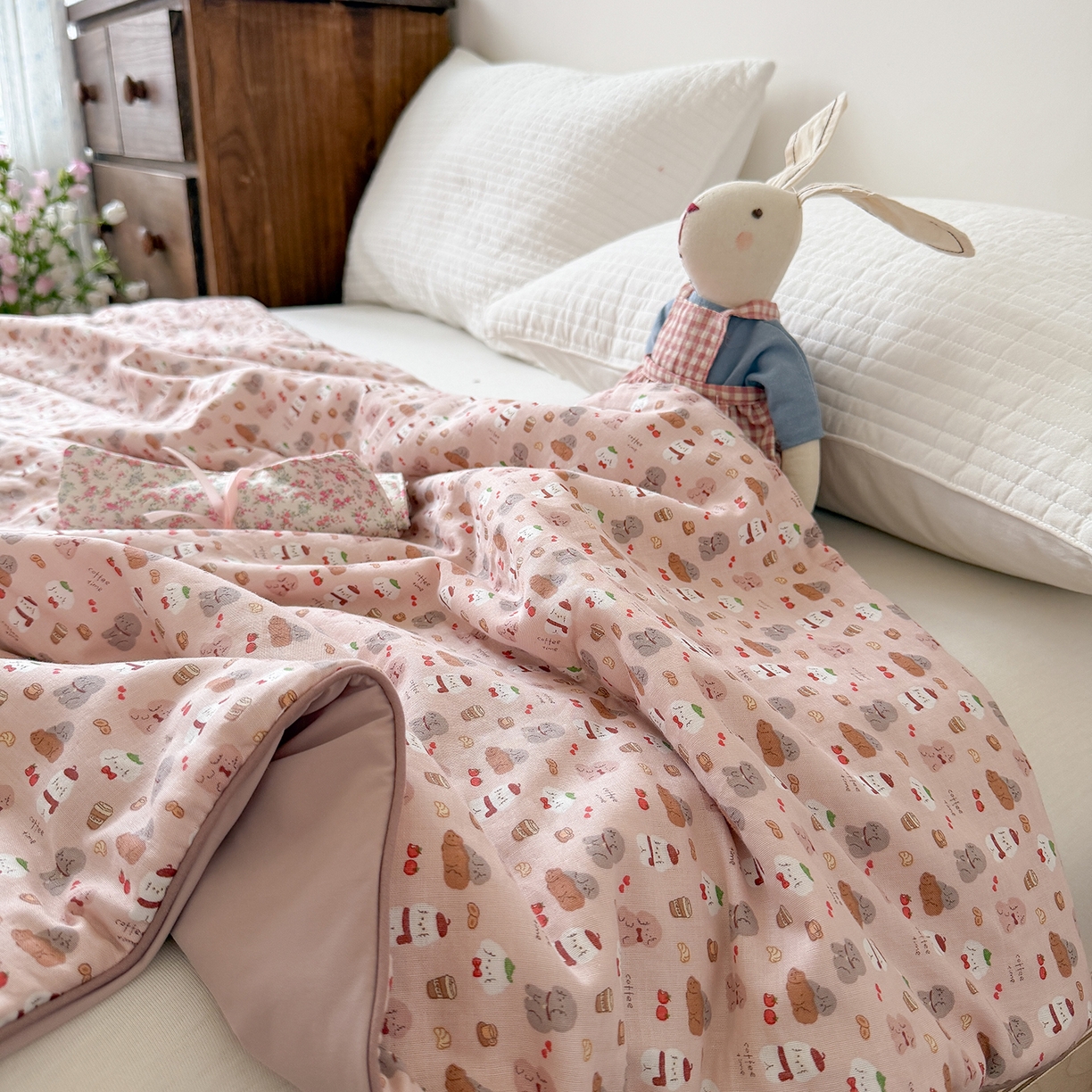 91家纺网 家纺一手货源 找家纺 Sweet dreams甜梦 2026新款A类全棉双层纱锦氨凉感夏被 朱古力小狗